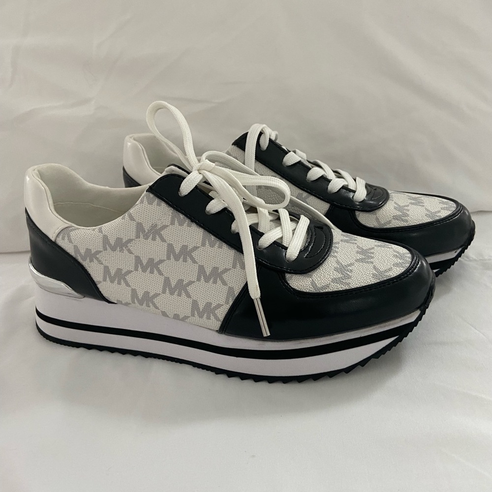 Brand New Michael Kors sneakers 7.5